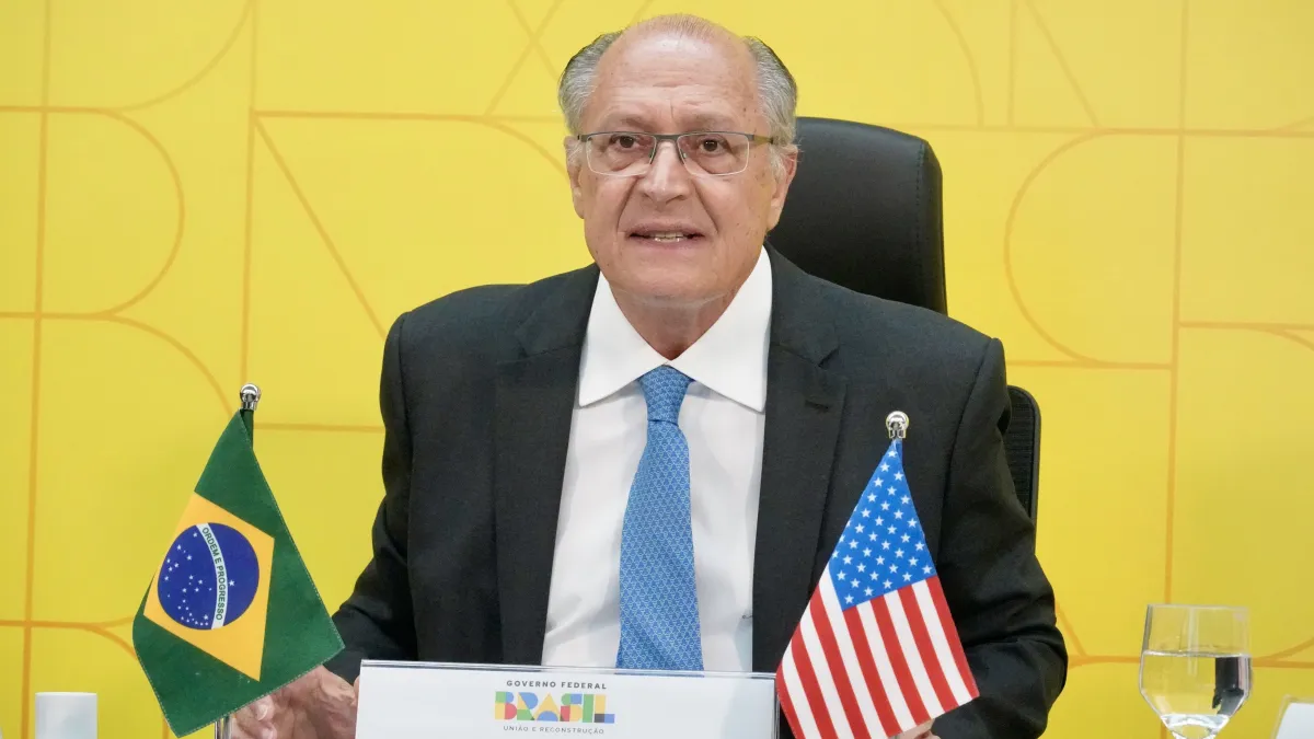 Pressionado pelo setor produtivo, governo pode pedir adiamento de tarifa dos EUA sobre produtos brasileiros