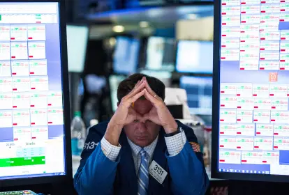 Investidores estrangeiros sacam R$ 4,8 bilhões da Bolsa um dia antes de Trump anunciar tarifas de 50% sobre importações brasileiras