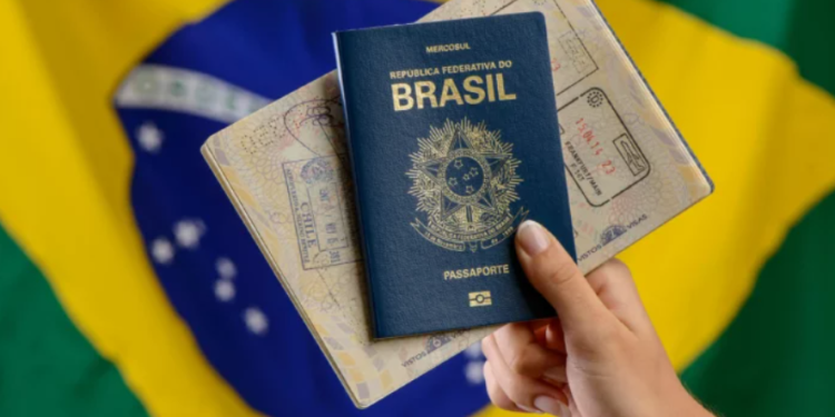 Há dez anos sem reajuste, PF sugere aumento de quase 60% no preço do passaporte