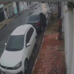 Homem é filmado durante ação suspeita em residências no bairro do Prado