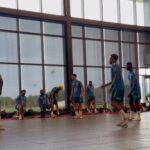 Neymar aparece jogando 'altinha' em treino da Seleção; assista