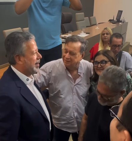 Arthur Lira se reúne com Sinmed Alagoas e reforça compromisso com a saúde e valorização dos médicos